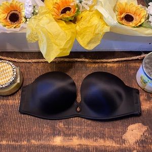 Victoria’s Secret Bombshell strapless Bra size 32D